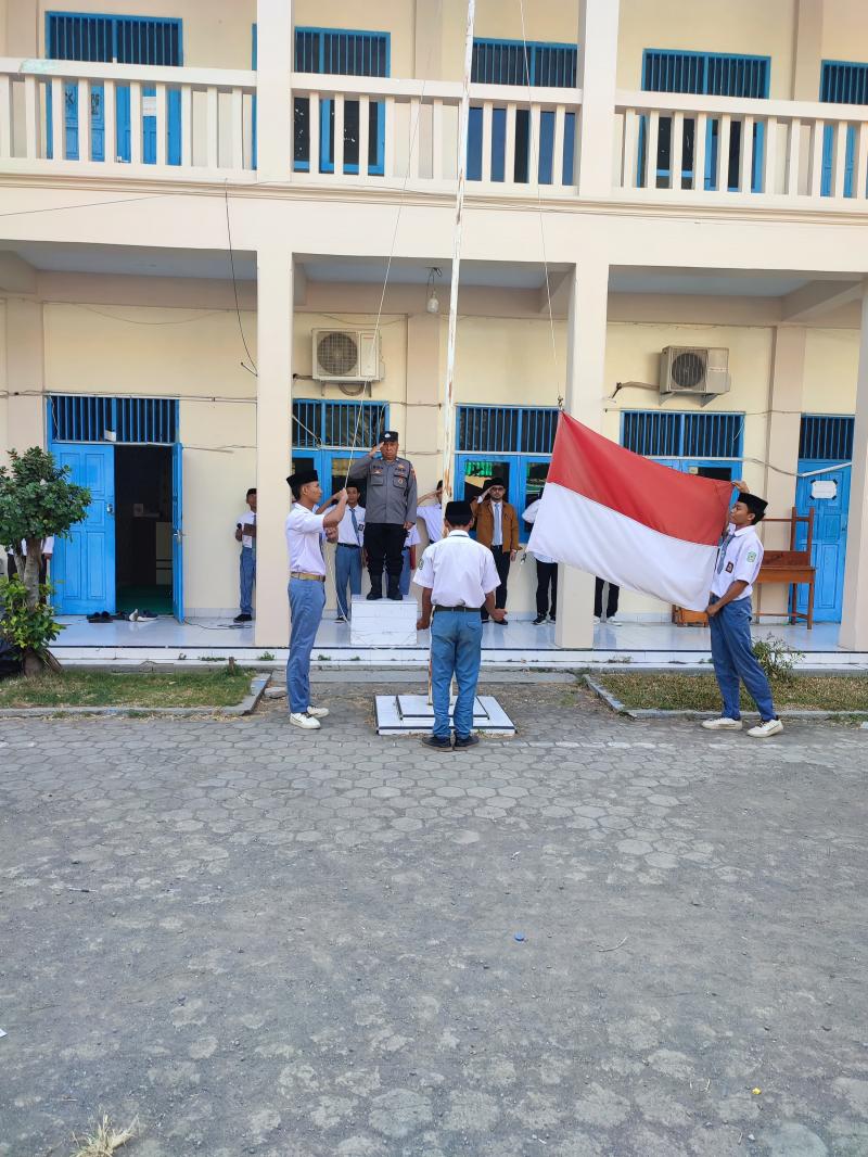 Upacara Bendera Bersama Bhabinkamtibmas